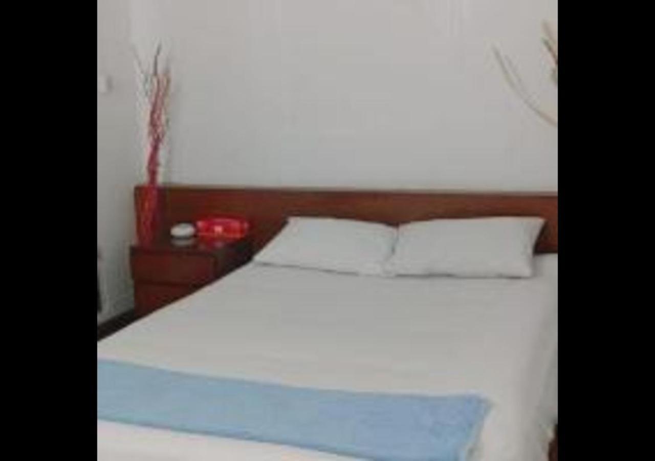 Rezala Restaurant And Residence Ντάκα Εξωτερικό φωτογραφία